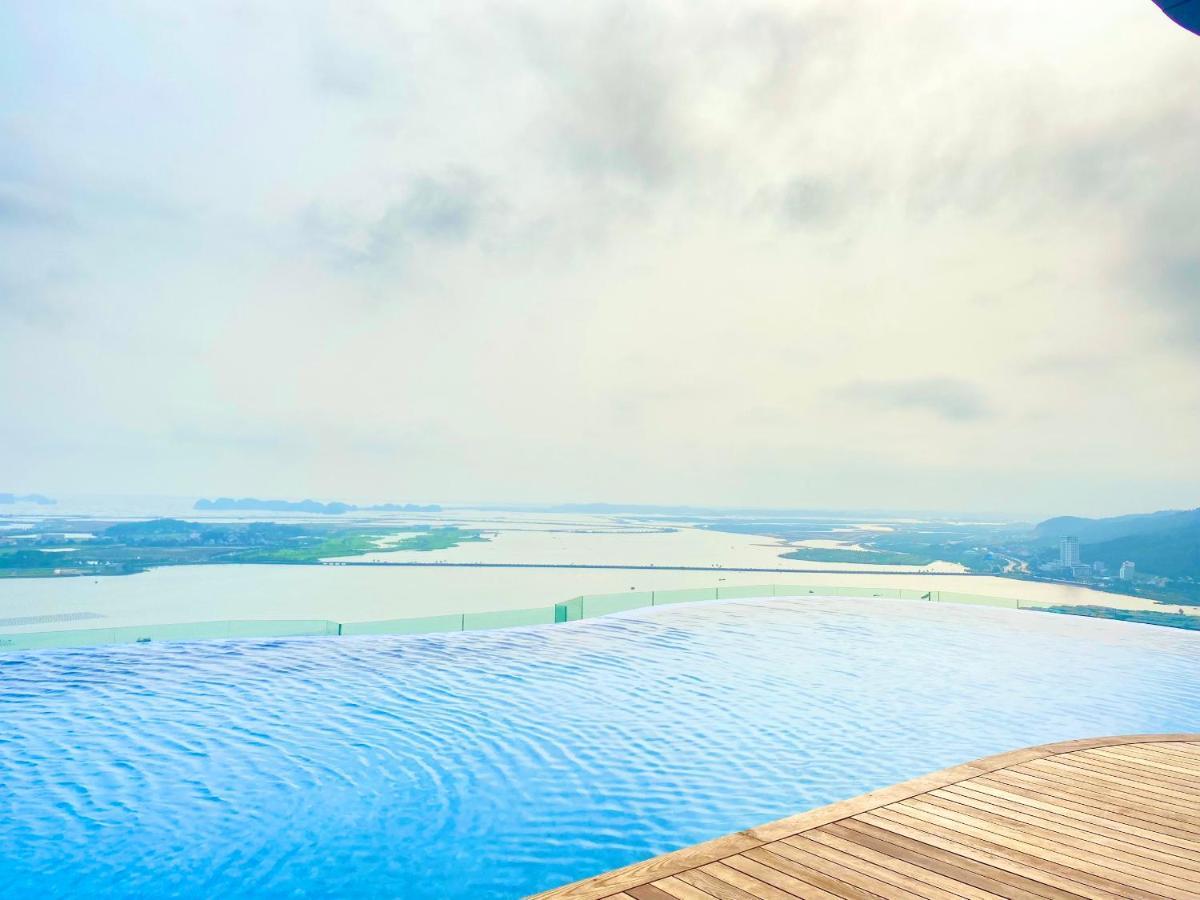 A La Carte Ha Long Apartment By The Beach المظهر الخارجي الصورة